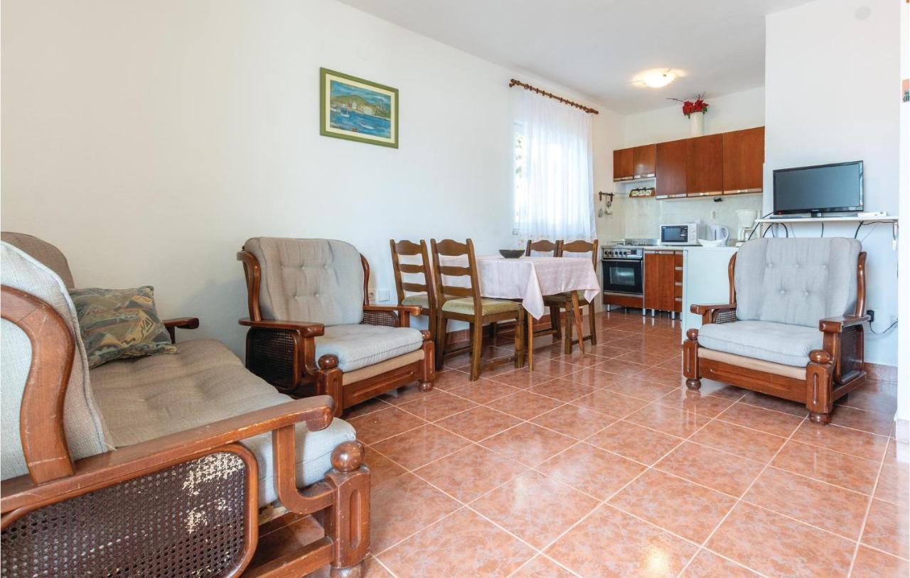 Cozy Apartment In Okrug Donji With Kitchen Donji Okrug  Extérieur photo