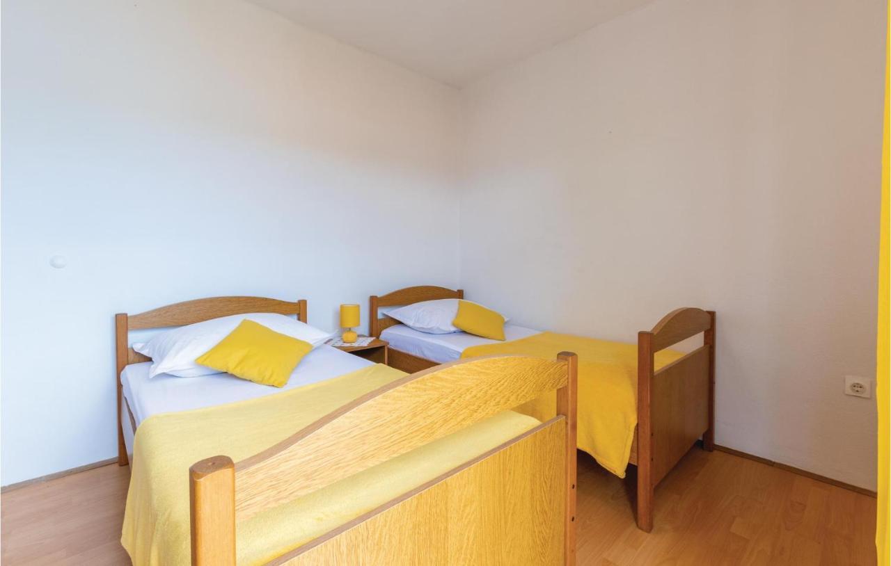 Cozy Apartment In Okrug Donji With Kitchen Donji Okrug  Extérieur photo